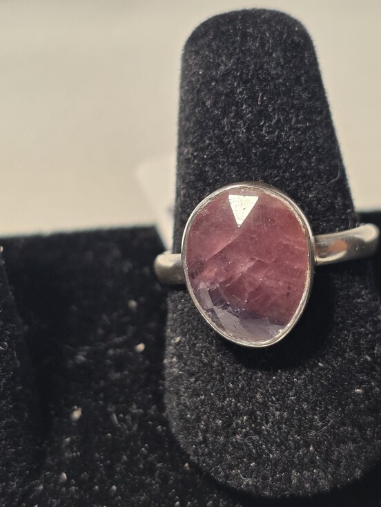 Jewelry - Sterling Silver Pink Multi Faceted Sapphire Gemstone Oval Ring